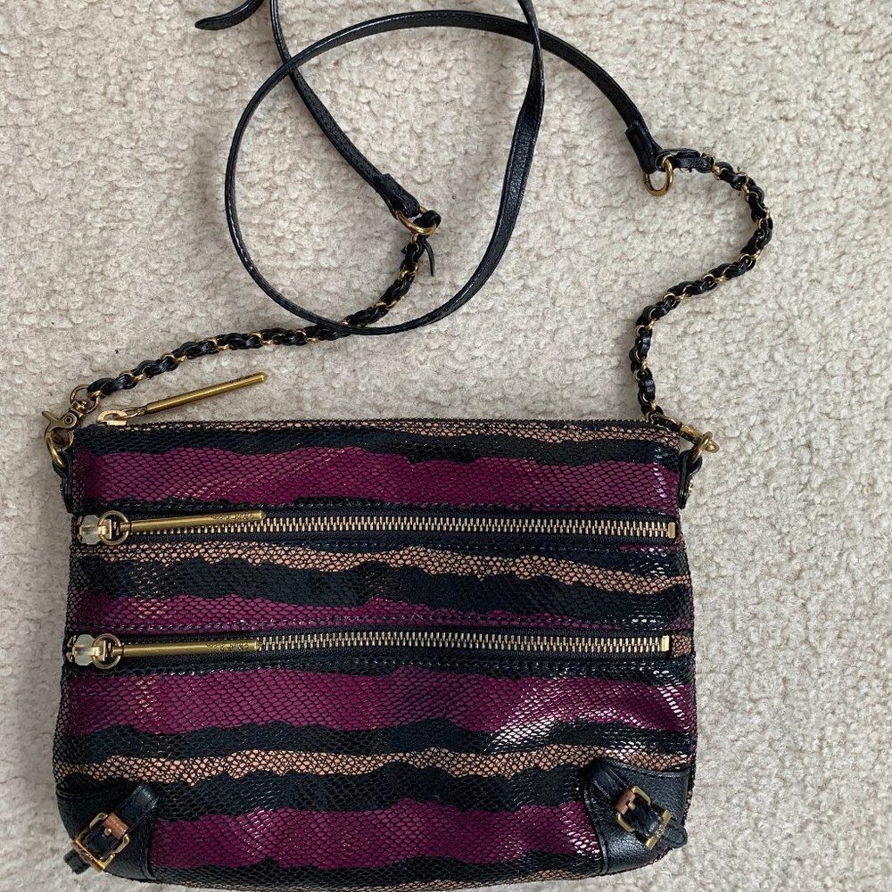 Exquisite Elliott Lucca Leather Purse